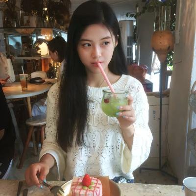 她房间里的云